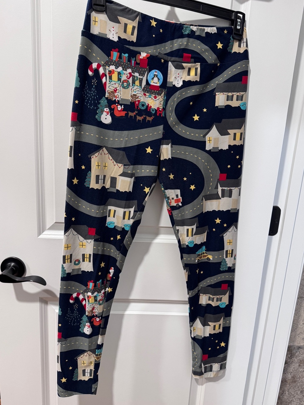 Women’s TC LuLaRoe Navy Holiday Village  Leggings with Multicolor Accents